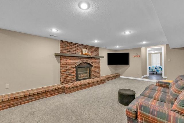 2100 NE 85th Road, St Joseph, MO 64507