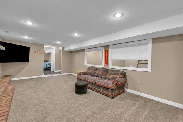 2100 NE 85th Road, St Joseph, MO 64507