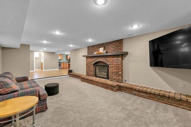 2100 NE 85th Road, St Joseph, MO 64507