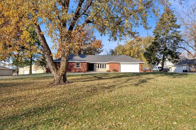 2100 NE 85th Road, St Joseph, MO 64507