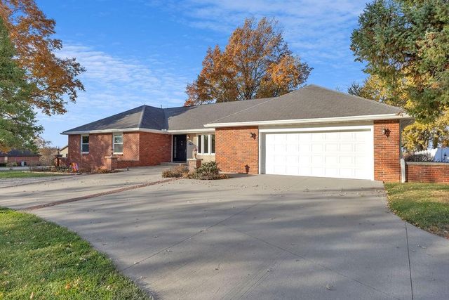 2100 NE 85th Road, St Joseph, MO 64507