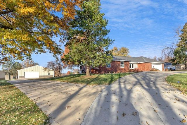 2100 NE 85th Road, St Joseph, MO 64507