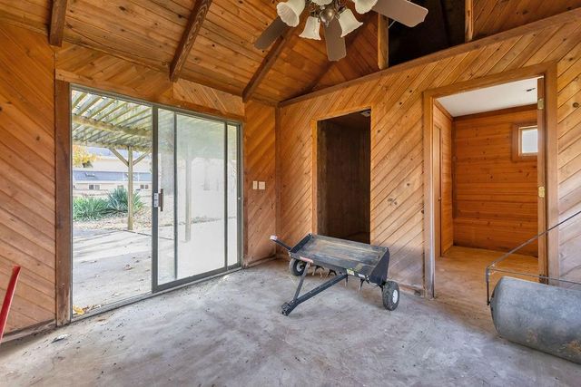 2100 NE 85th Road, St Joseph, MO 64507