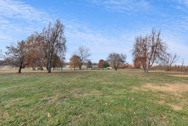 2100 NE 85th Road, St Joseph, MO 64507