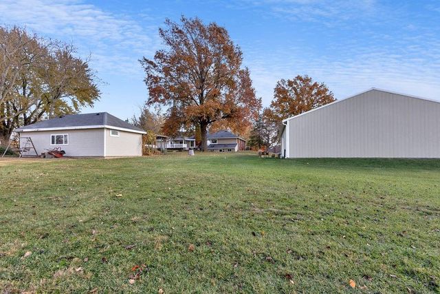 2100 NE 85th Road, St Joseph, MO 64507