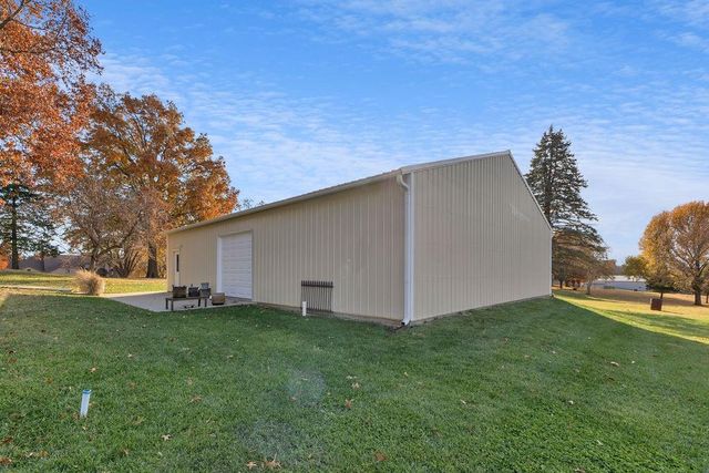 2100 NE 85th Road, St Joseph, MO 64507