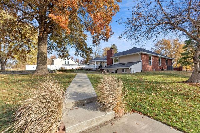 2100 NE 85th Road, St Joseph, MO 64507