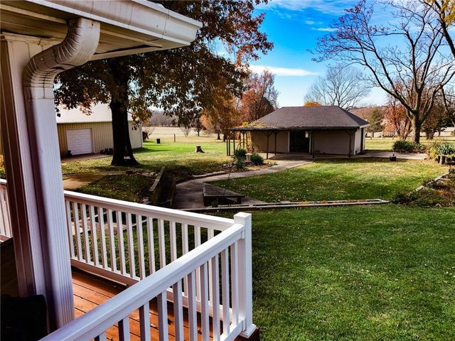 2100 NE 85th Road, St Joseph, MO 64507