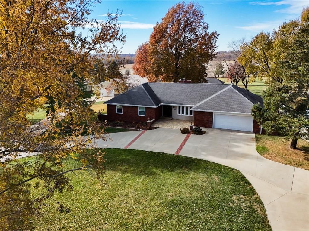 2100 NE 85th Road, St Joseph, MO 64507
