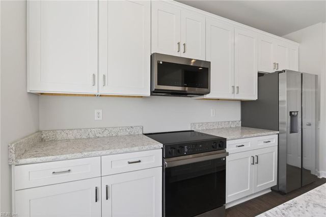611 Commonwealth DR, Yorktown, VA 23693
