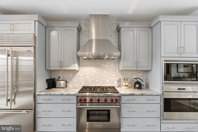 22901 EMBER BROOK CIR, Brambleton, VA 20148