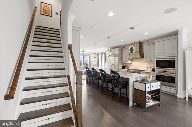 22901 EMBER BROOK CIR, Brambleton, VA 20148