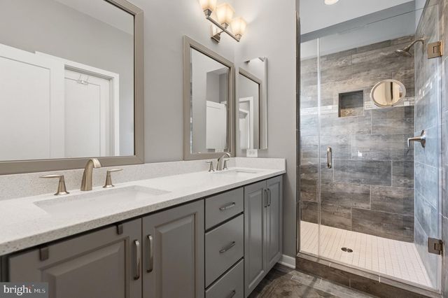 22901 EMBER BROOK CIR, Brambleton, VA 20148
