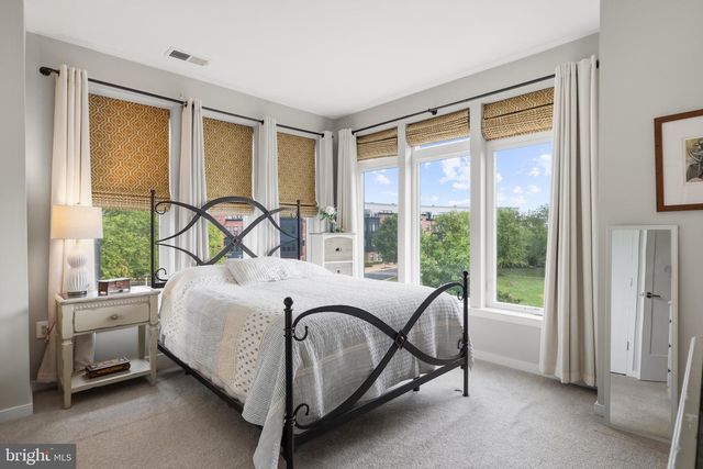 22901 EMBER BROOK CIR, Brambleton, VA 20148