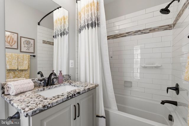 22901 EMBER BROOK CIR, Brambleton, VA 20148