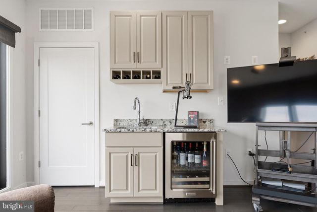 22901 EMBER BROOK CIR, Brambleton, VA 20148