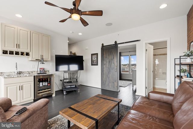 22901 EMBER BROOK CIR, Brambleton, VA 20148