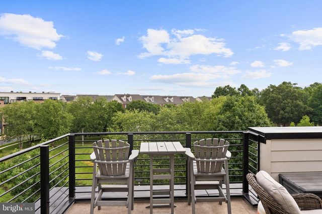22901 EMBER BROOK CIR, Brambleton, VA 20148