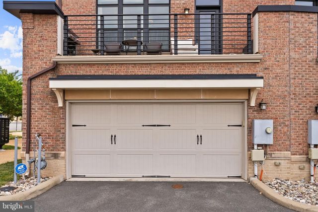 22901 EMBER BROOK CIR, Brambleton, VA 20148