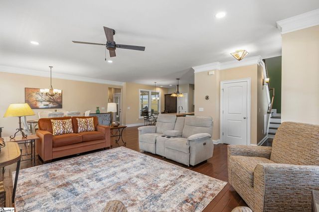 14 Ridenour Avenue, Greenville, SC 29617