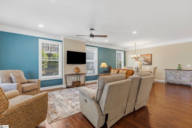 14 Ridenour Avenue, Greenville, SC 29617