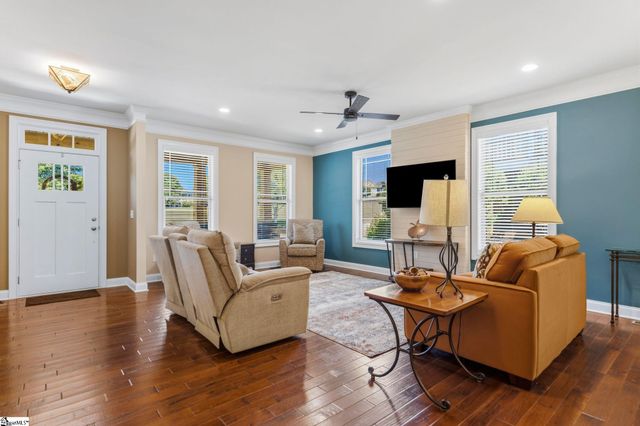 14 Ridenour Avenue, Greenville, SC 29617