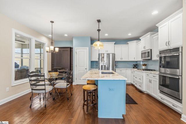 14 Ridenour Avenue, Greenville, SC 29617