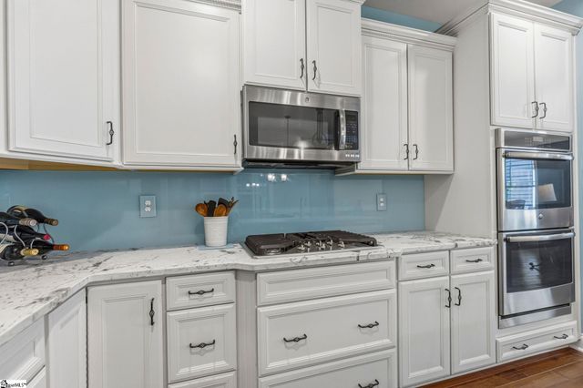 14 Ridenour Avenue, Greenville, SC 29617