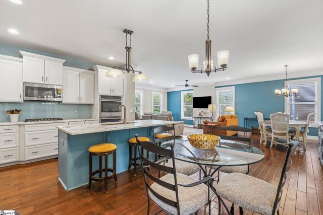 14 Ridenour Avenue, Greenville, SC 29617