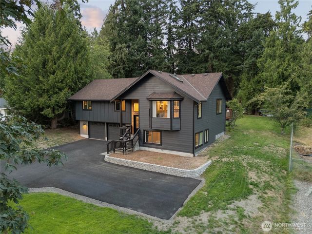 2207 186th Avenue E, Lake Tapps, WA 98391