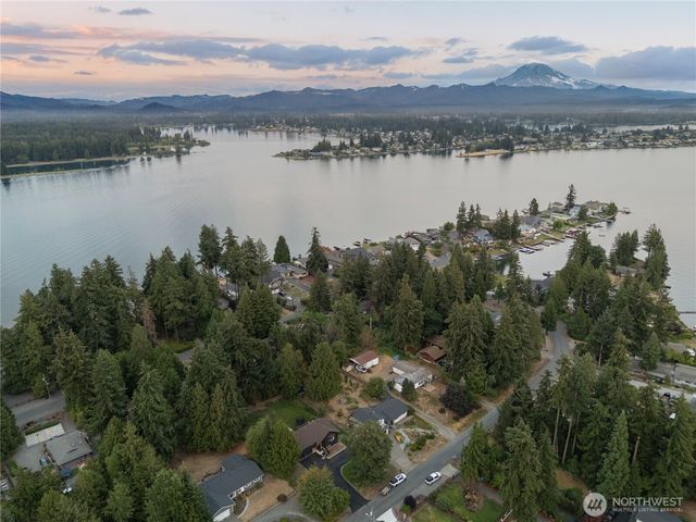 2207 186th Avenue E, Lake Tapps, WA 98391