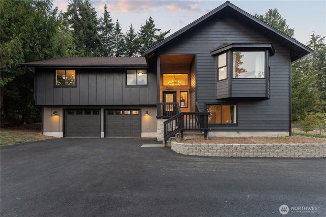 2207 186th Avenue E, Lake Tapps, WA 98391