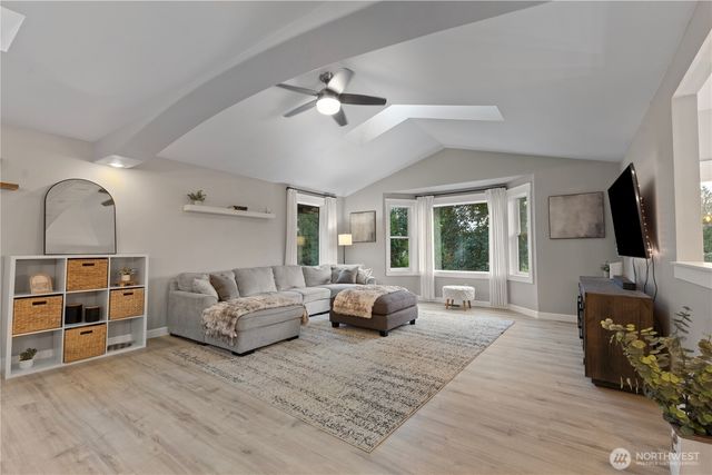 2207 186th Avenue E, Lake Tapps, WA 98391