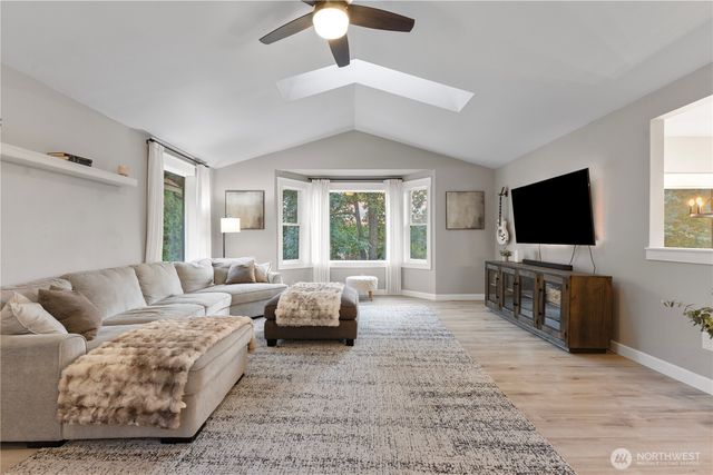 2207 186th Avenue E, Lake Tapps, WA 98391
