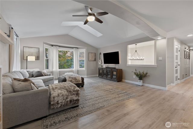 2207 186th Avenue E, Lake Tapps, WA 98391