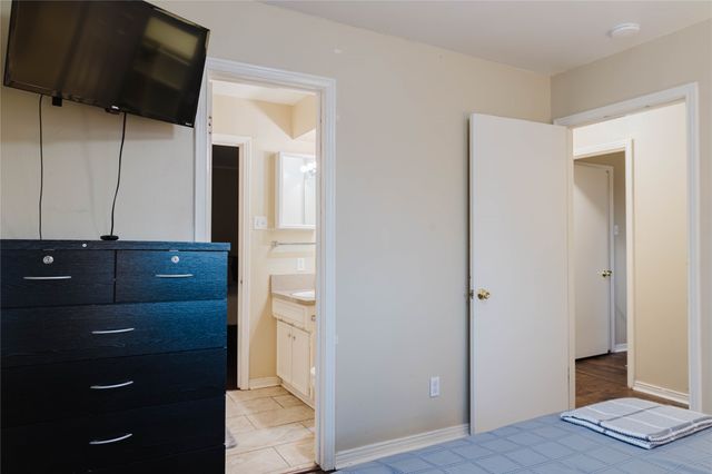 317 Willow Wood Lane, Desoto, TX 75115