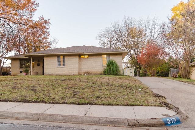 317 Willow Wood Lane, Desoto, TX 75115