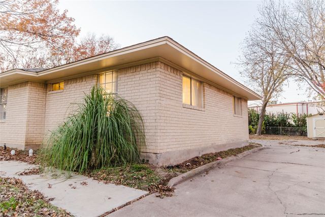 317 Willow Wood Lane, Desoto, TX 75115