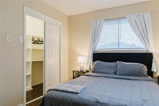 317 Willow Wood Lane, Desoto, TX 75115