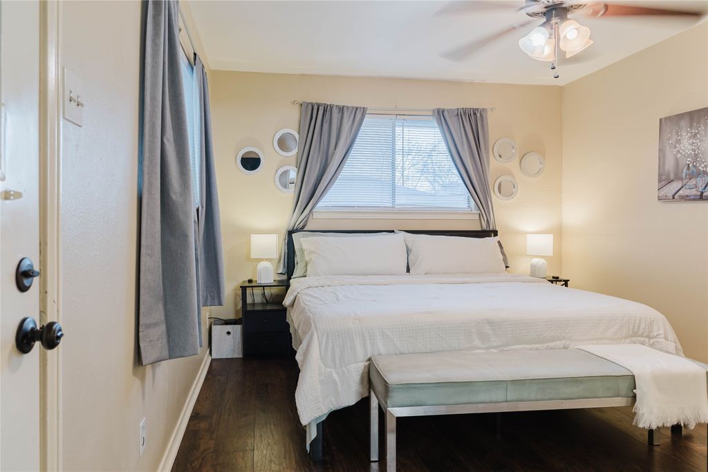 317 Willow Wood Lane, Desoto, TX 75115