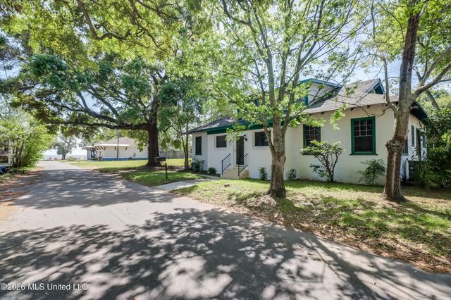 131 Suter Place, Biloxi, MS 39530