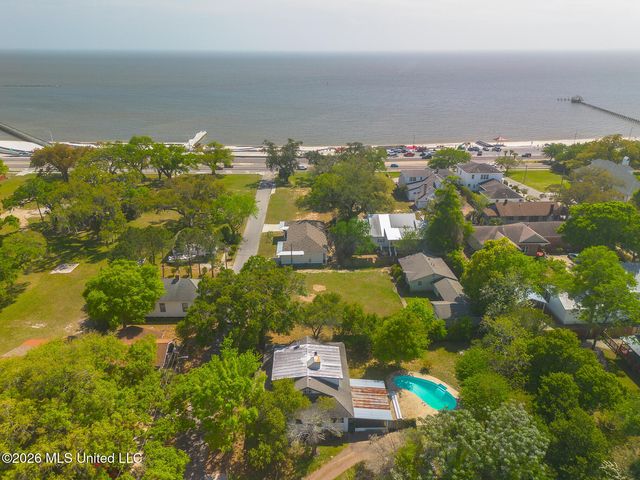 131 Suter Place, Biloxi, MS 39530