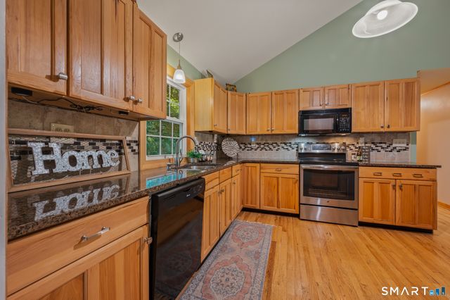 31 Oxford Drive, Glastonbury, CT 06033