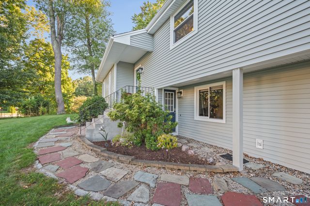 31 Oxford Drive, Glastonbury, CT 06033