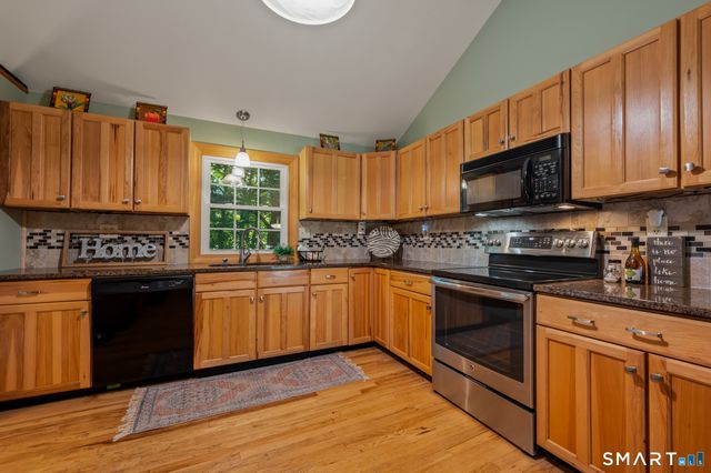 31 Oxford Drive, Glastonbury, CT 06033