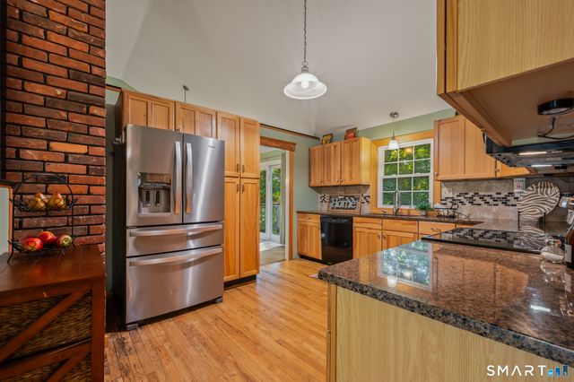 31 Oxford Drive, Glastonbury, CT 06033