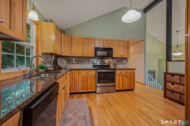 31 Oxford Drive, Glastonbury, CT 06033