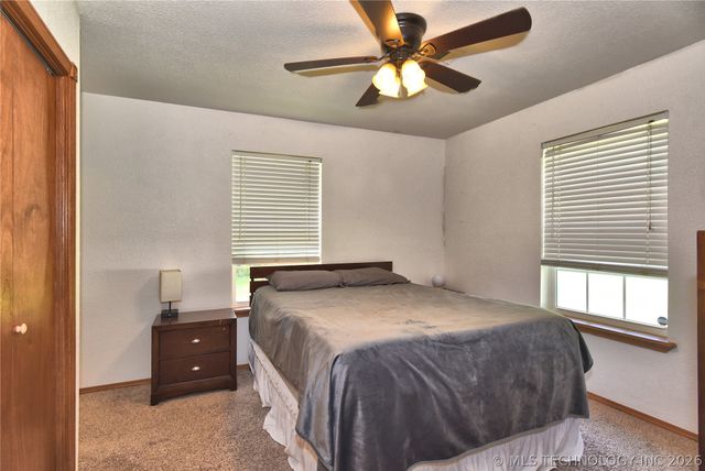 6108 S 42nd West Avenue, Sapulpa, OK 74132