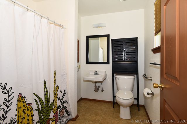 6108 S 42nd West Avenue, Sapulpa, OK 74132