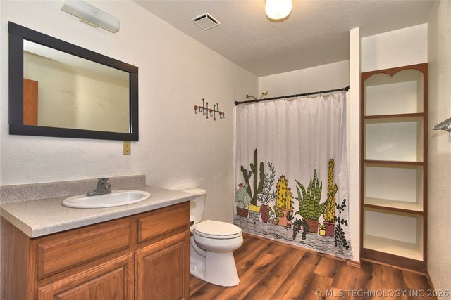 6108 S 42nd West Avenue, Sapulpa, OK 74132